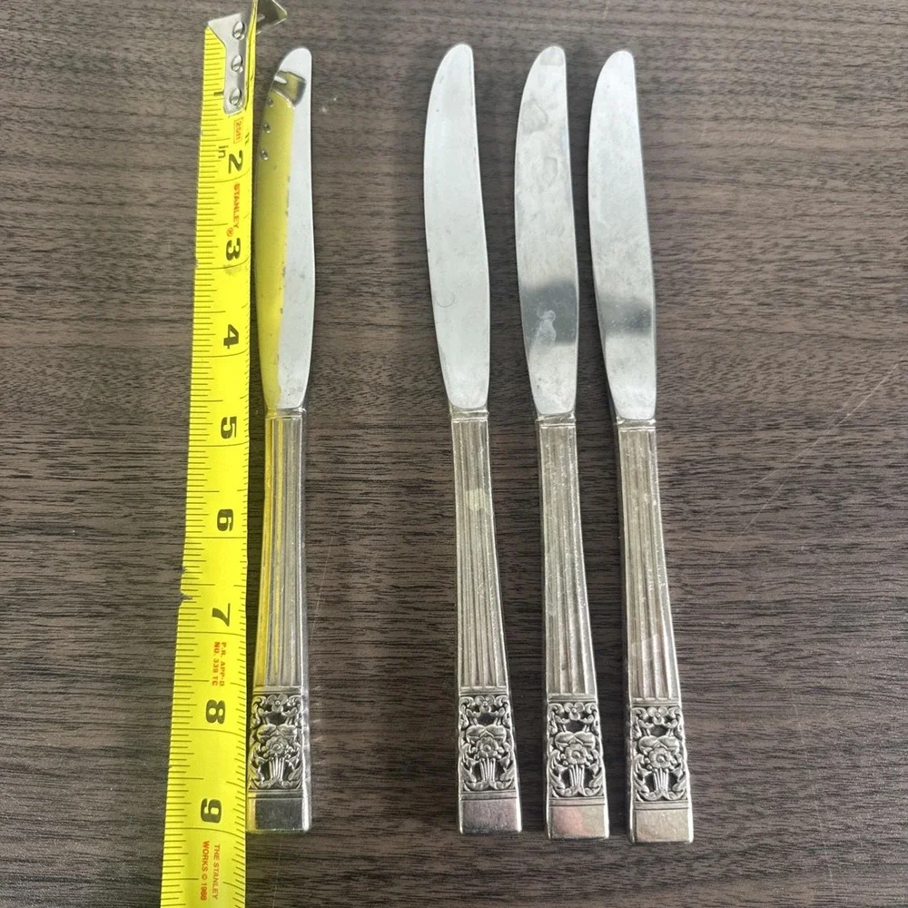 Vintage Oneida Community Silverplate Coronation Set‎ of 4 Dinner Knives 9 inch
